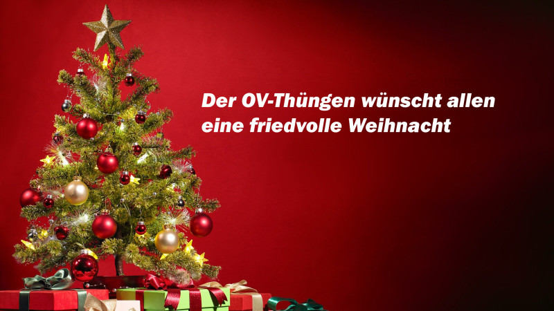 Weihnachtsbaum mit Geschenken